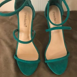 NEW Shoedazzle Heels